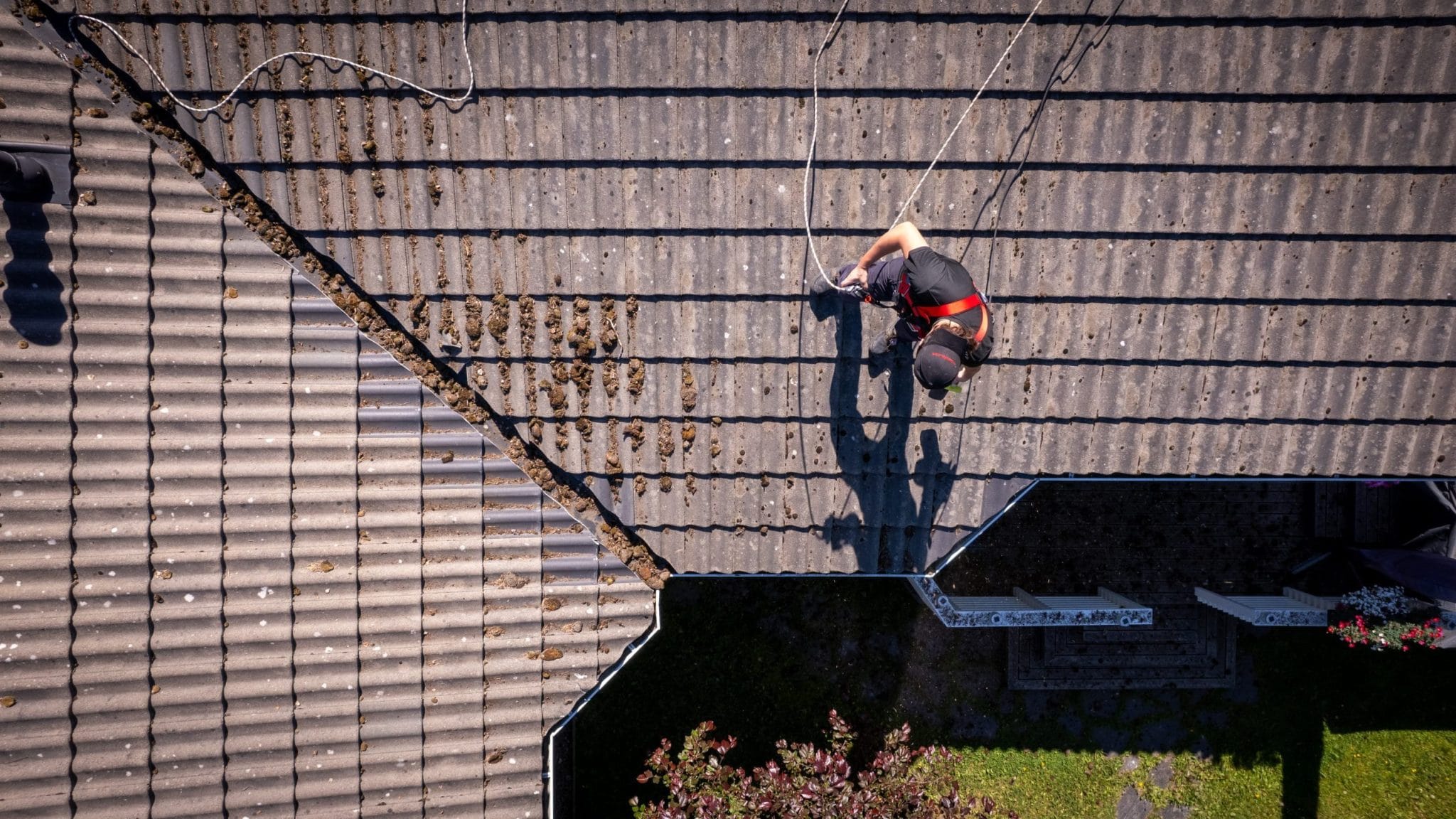 Mitä maksaa sammaleen poisto katolta?